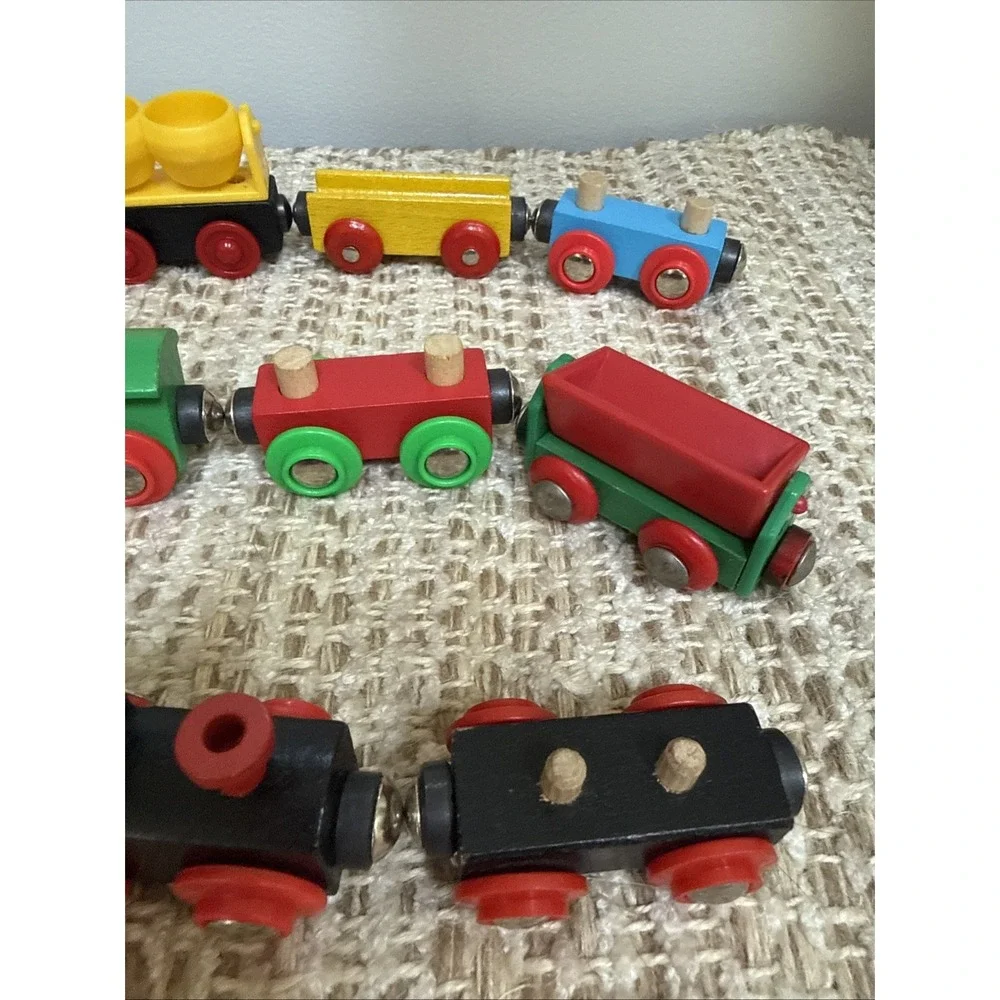 Vintage BRIO Thomas Wood Train Set Magnetic Locomotive Cargo Car Set Of 3